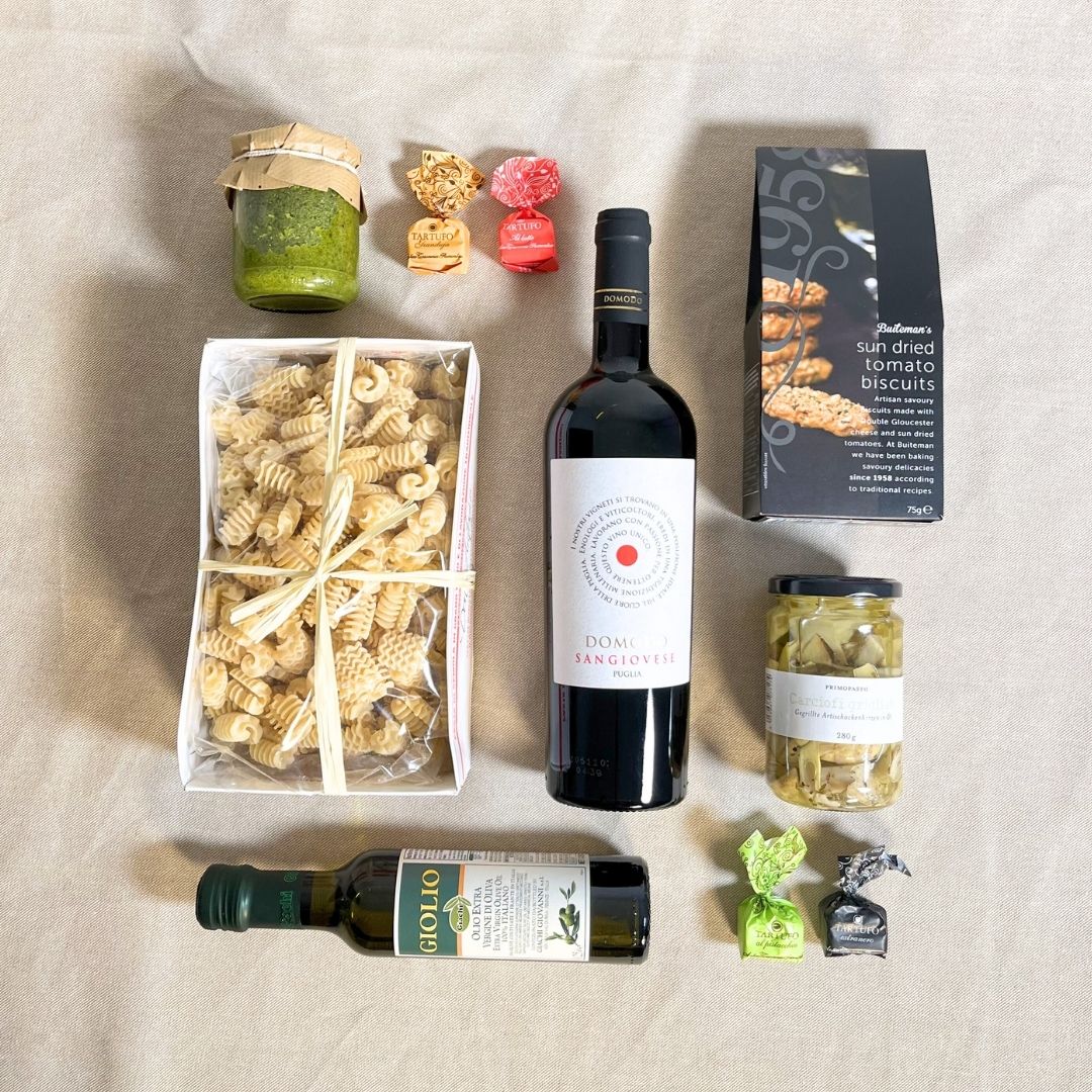 Mediterraner Korb – Antipasti und Wein