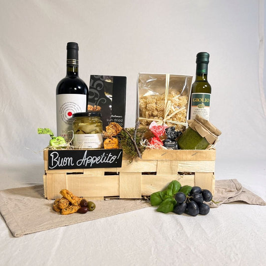 Mediterraner Korb – Antipasti und Wein